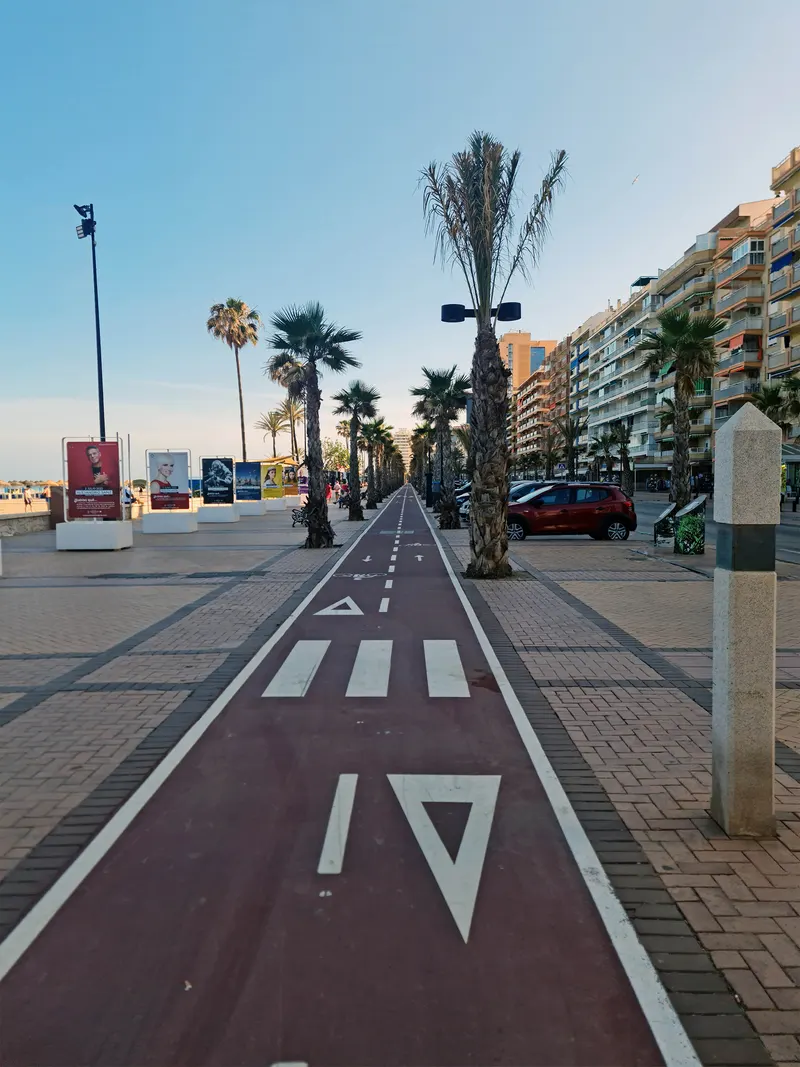 Walking and cycling path along the beach