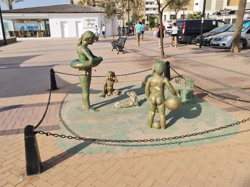Sculpture in Los Boliches