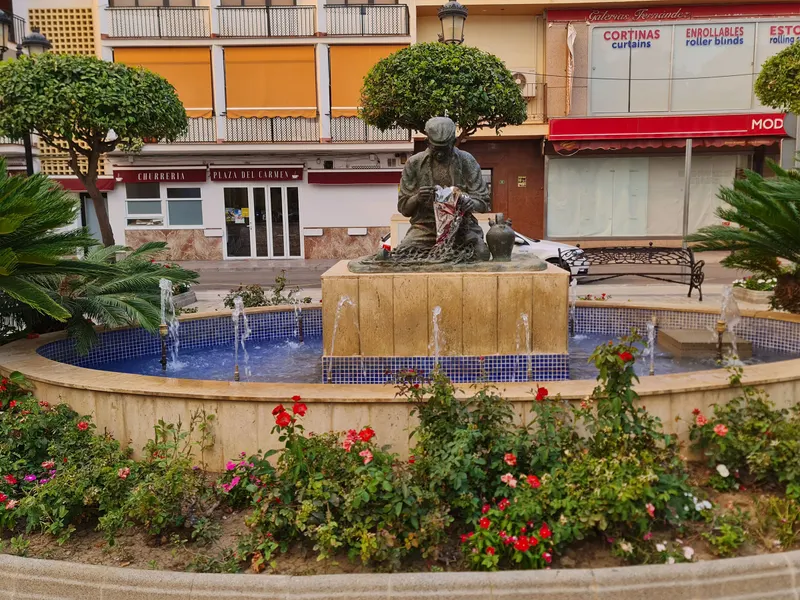 Sculpture in Los Boliches